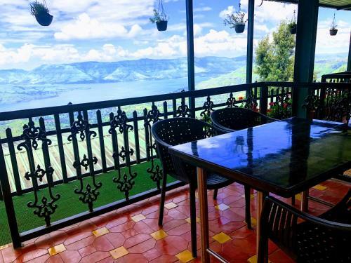 Hotel Rainforest Restaurant & Villas
