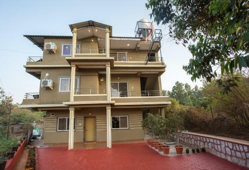 Oyo 12935 Hotel Shrushti Inn