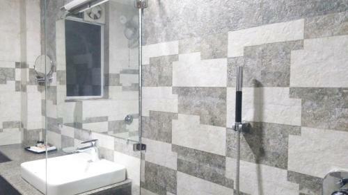 Hotel Amrapali Residency