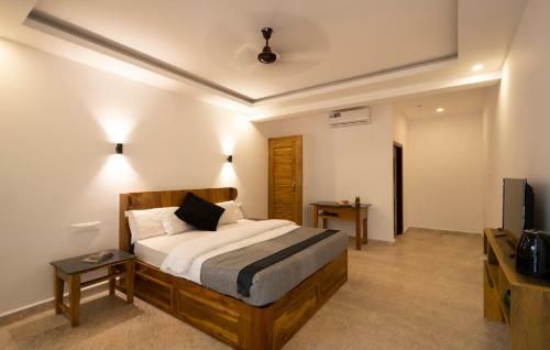 Hotel Crystal Goa Emerald Edition