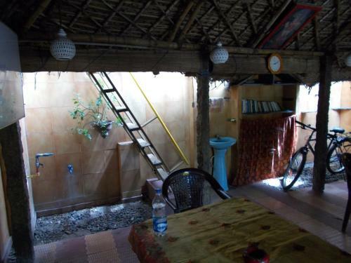 Hostal Orly Cafe And Guest House