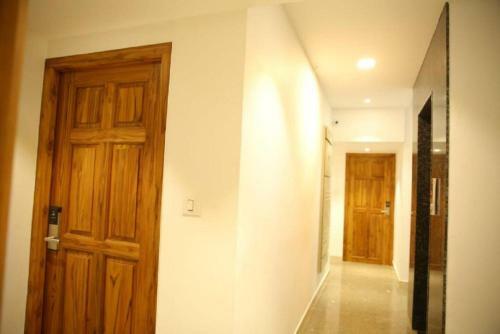 Hotel Le Holiday Inn