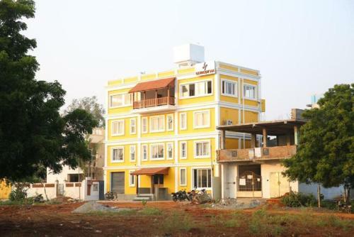 Hotel Le Holiday Inn
