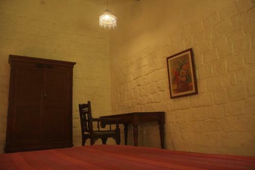 Hostal Isai Ambalam Guest House