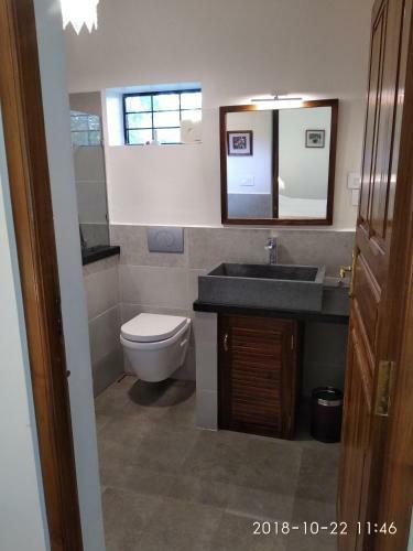 Hostal Isai Ambalam Guest House