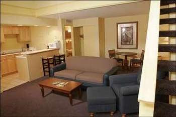 Hotel International Palms Resort And Conference Center