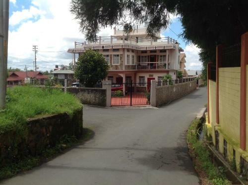 Hostal Holly Lodge Guest House