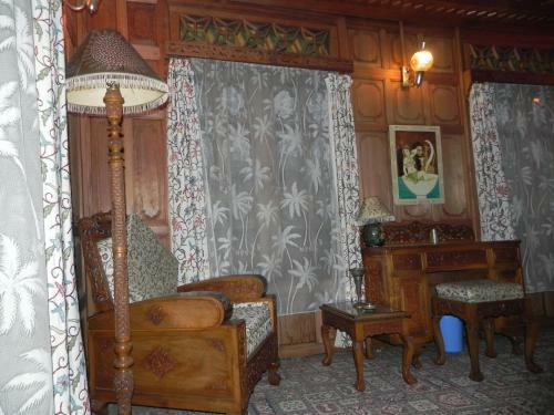Hotel Shabrose Houseboats