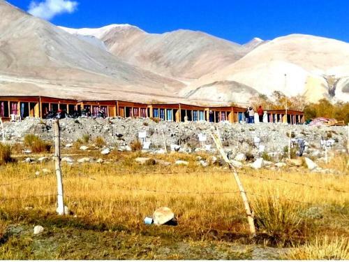 Tih Pangong Lake View Cottages And Camps