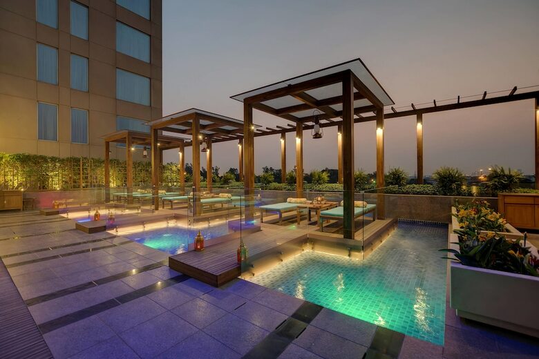Hotel Courtyard By Marriott Surat