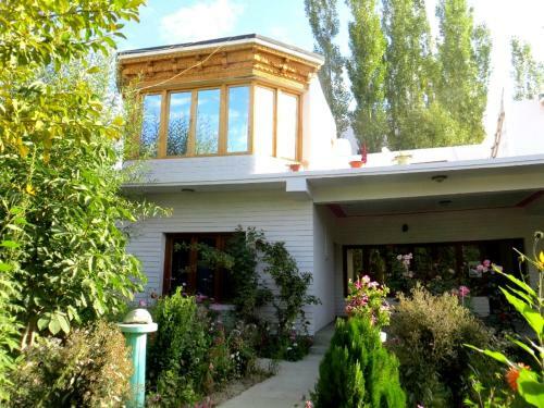 Hostal Tih A O Guest House & Home Stay
