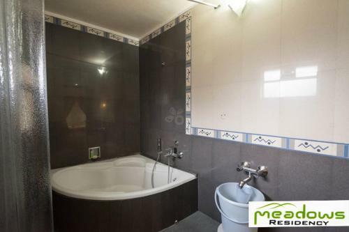 Hotel Meadows Residency