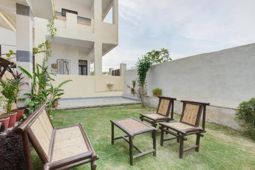 Graceful 3bhk Apartment In Udaipur