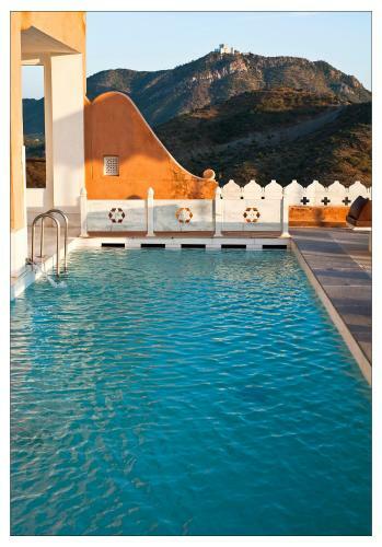 Hotel Fateh Garh