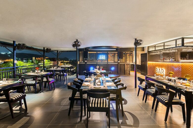Hotel Viaan
