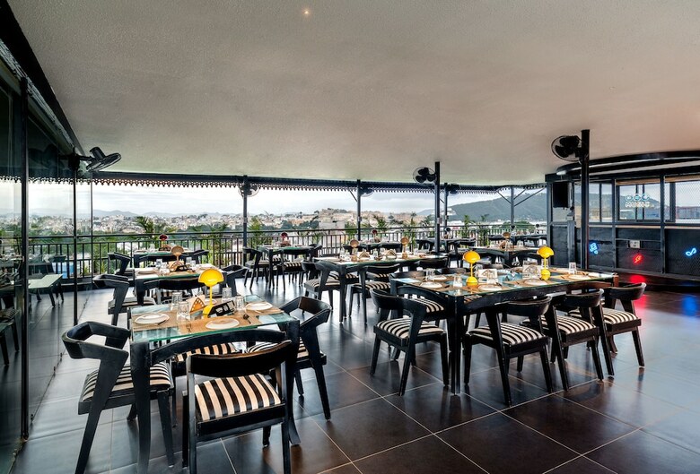 Hotel Viaan