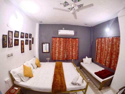 The Hostel Crawl