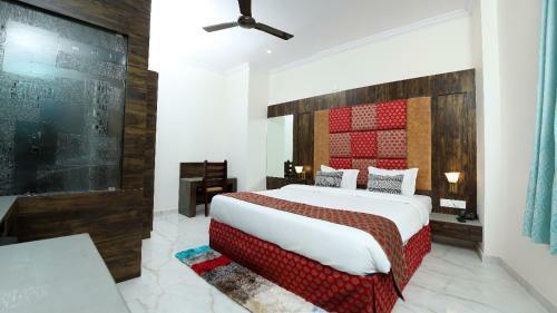 Hotel Gazebo Inn Resort Udaipur