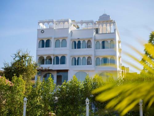 Hotel Gazebo Inn Resort Udaipur