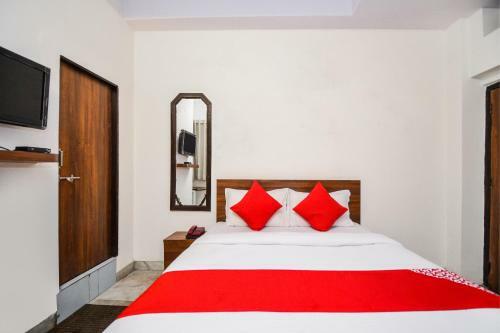 Oyo 23086 Hotel Mayur