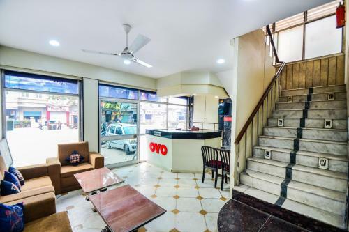 Oyo 23086 Hotel Mayur