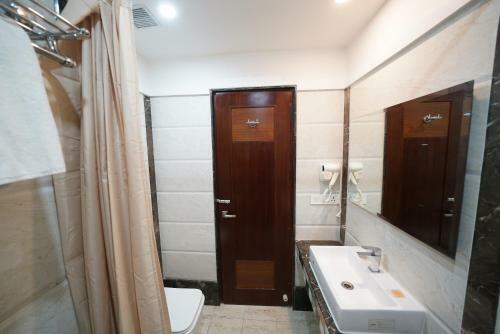 Hotel Square Inn