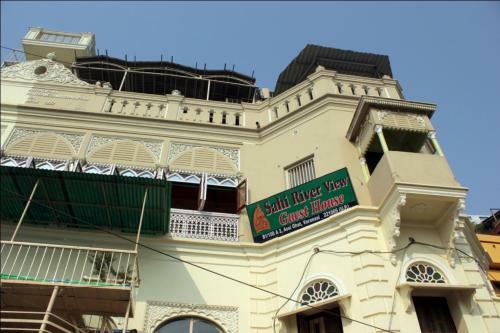 Hostal Sahi River View Guest House