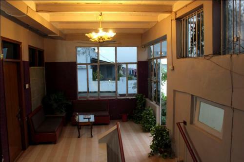 Hostal Sahi River View Guest House
