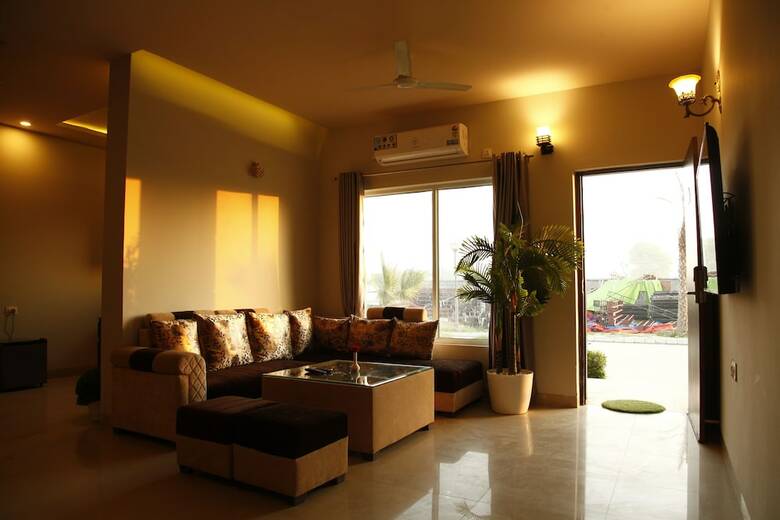 Hotel Anandam Clarks Inn Suites Vrindavan