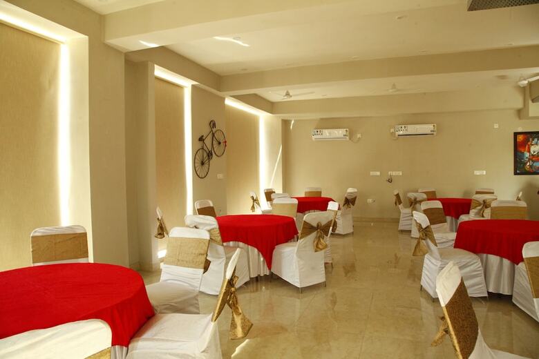 Hotel Anandam Clarks Inn Suites Vrindavan