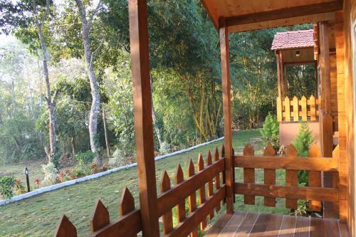 Oyo 26892 Coorg Amodhini Wood Cottage Suits