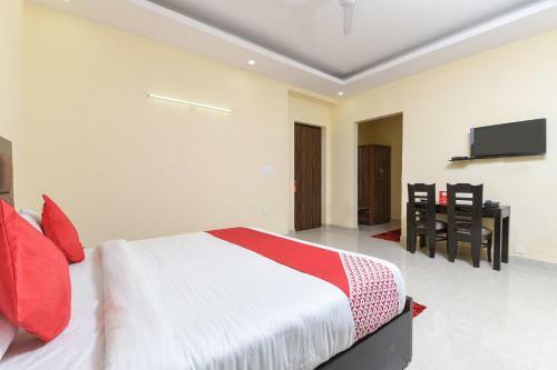 Hotel Oyo 15834 Shubhangni Residency