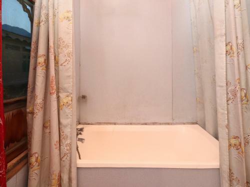 Oyo 45251 Billoo Palace Houseboat