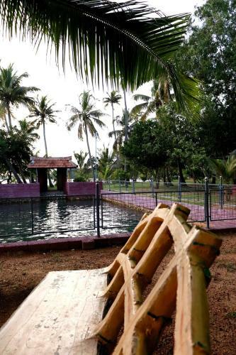 Hotel Lake N River Resort Munroe Island
