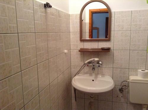 Hostal Vanda Guest House