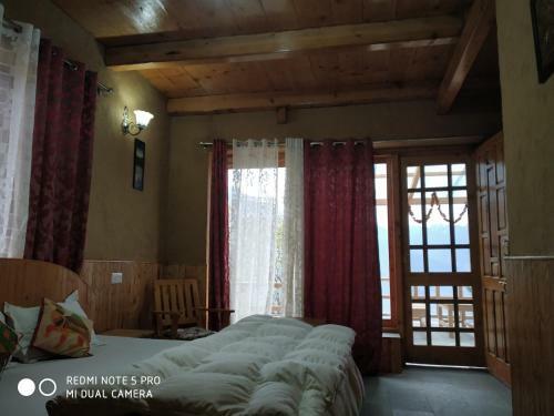 Ishan Log Huts Bahu