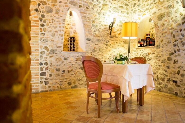 Hotel Castello Di Altomonte
