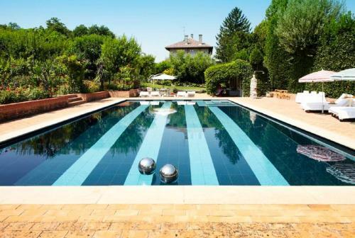 Bastia Villa Sleeps 9 Pool Air Con Wifi
