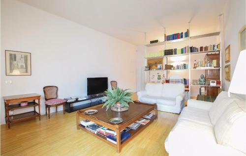 Three-bedroom Apartment In Genova (ge)