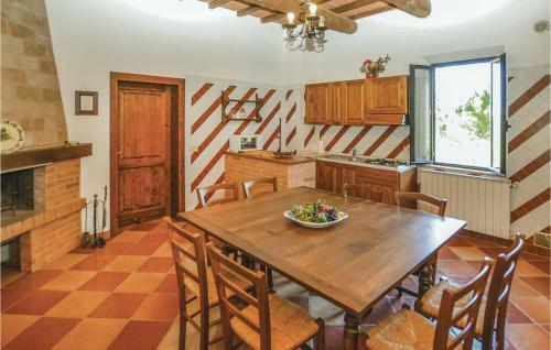 Four-bedroom Apartment In Montepulciano (si)