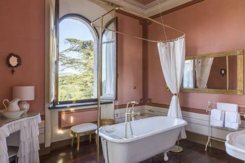 Collalto Villa Sleeps 25 Pool Air Con Wifi