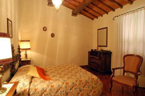 Montaione Apartment Sleeps 8