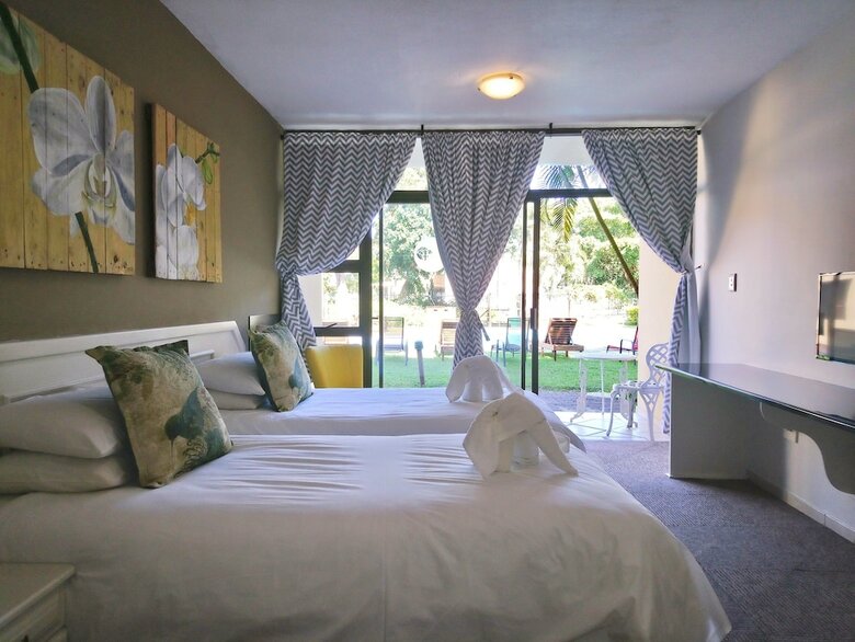 Elephant Lake Hotel