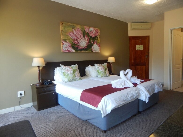 Elephant Lake Hotel
