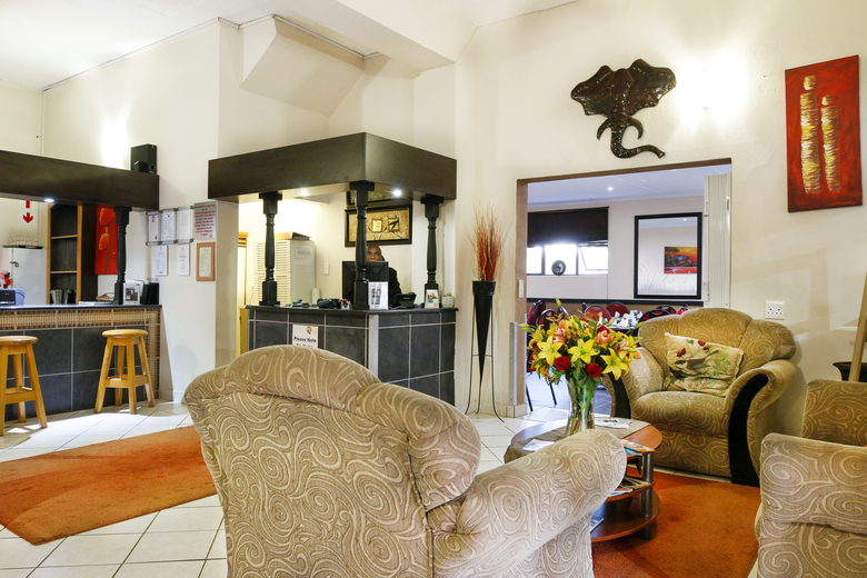 Elephant Lake Hotel
