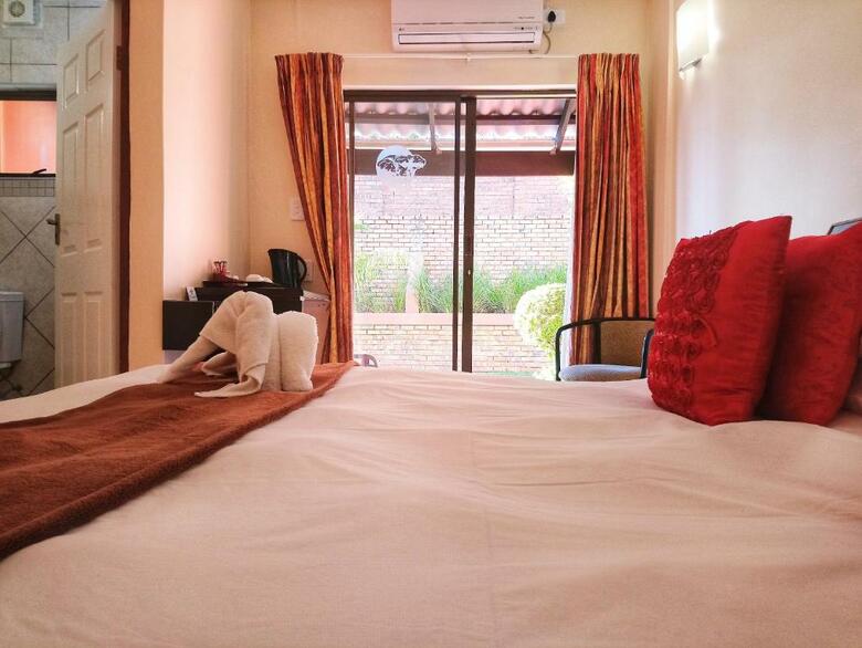 Elephant Lake Hotel