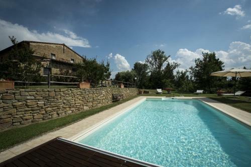 Palazzuolo Sul Senio Villa Sleeps 14 Pool