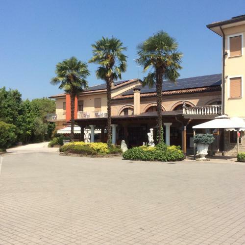 Hotel Pizzeria Ristorante "al Leone"