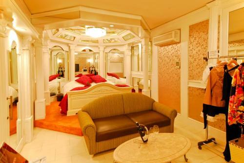 Hotel Serena (love Hotel)