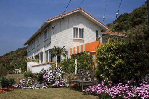 Hostal Hillside Inn Sirocco